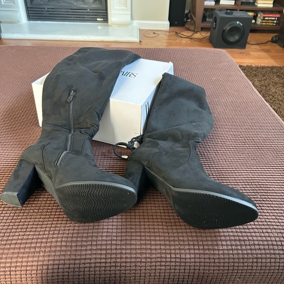 New in box Dream Pairs Lawrence Chunky Heel Thigh High Boots - Picture 5 of 6